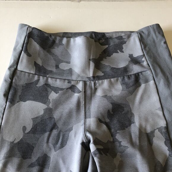 Athleta Essex Camo Hybrid Leggings Cobblestone Gray Zippered Pockets Size XS - Picture 9 of 14